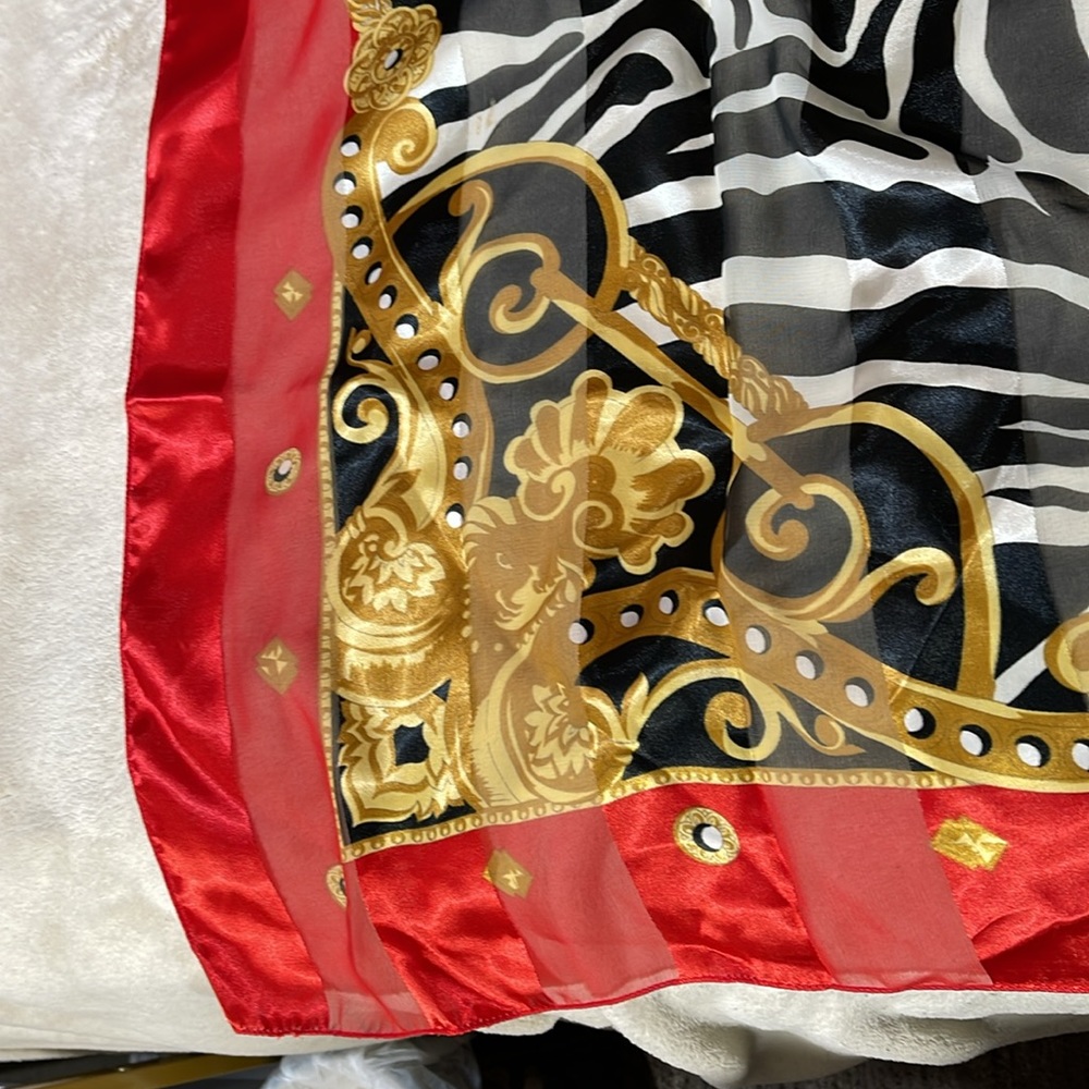 DESIGNER INSPIRED SCARF: Red, Gold, Black & White. - Picture 5 of 10